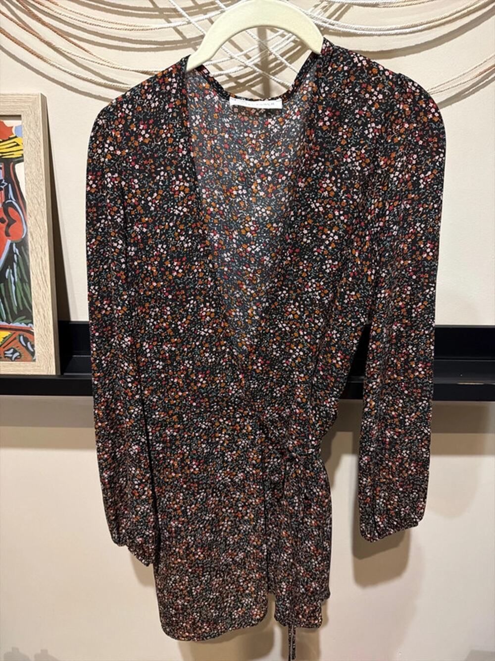 3 for $9 Honey punch floral wrapped dress gathered sleeve EUC  2693s